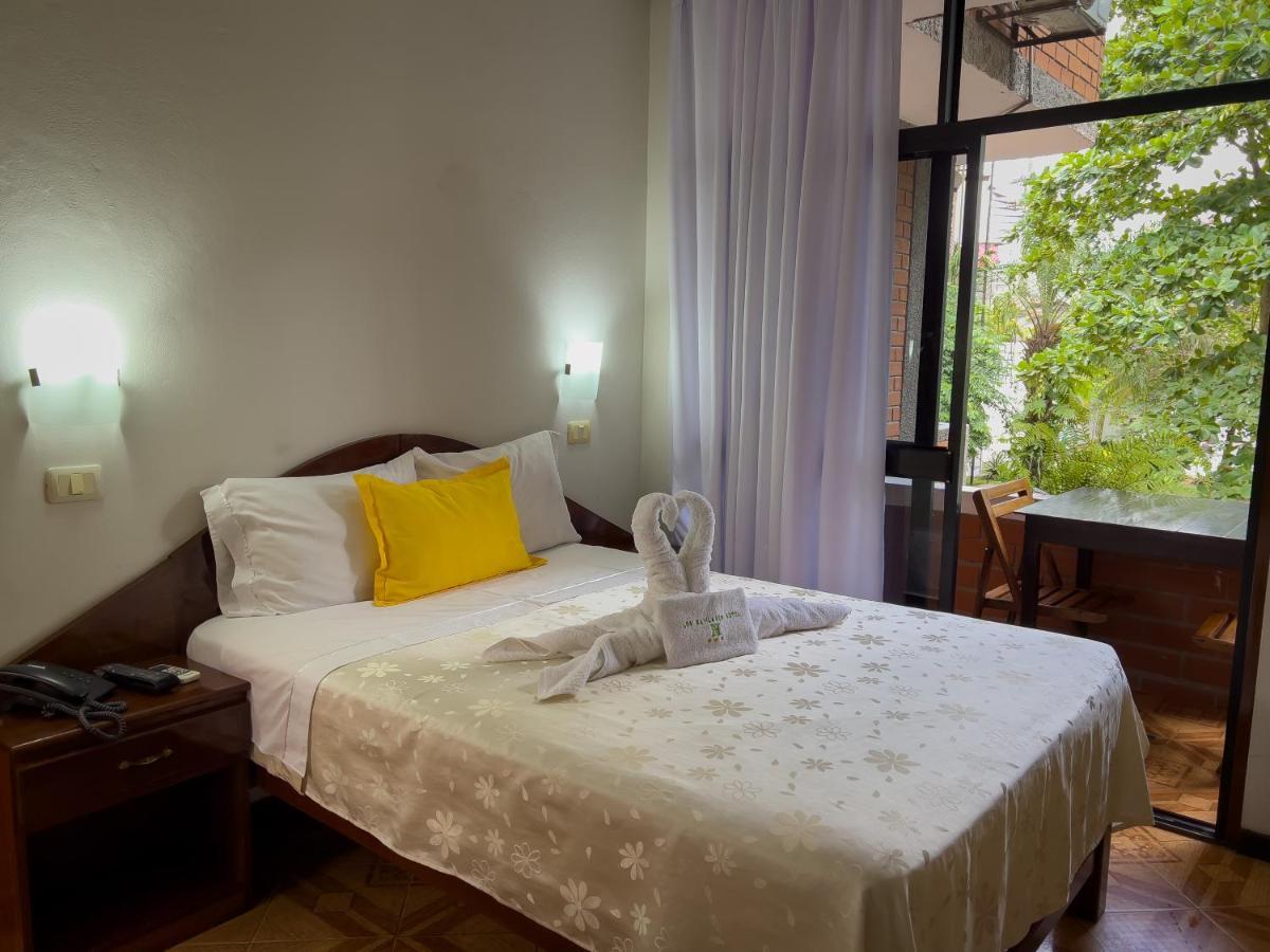 Los Gavilanes Hotel Pucallpa Exterior photo